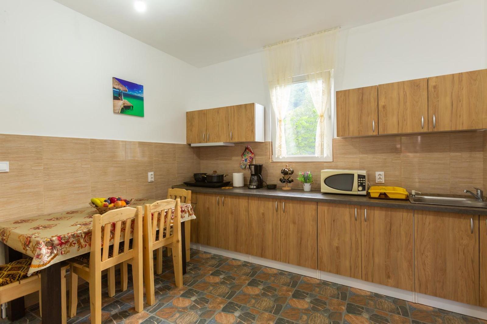 Casa Vio Guest House Nehoiu Ngoại thất bức ảnh