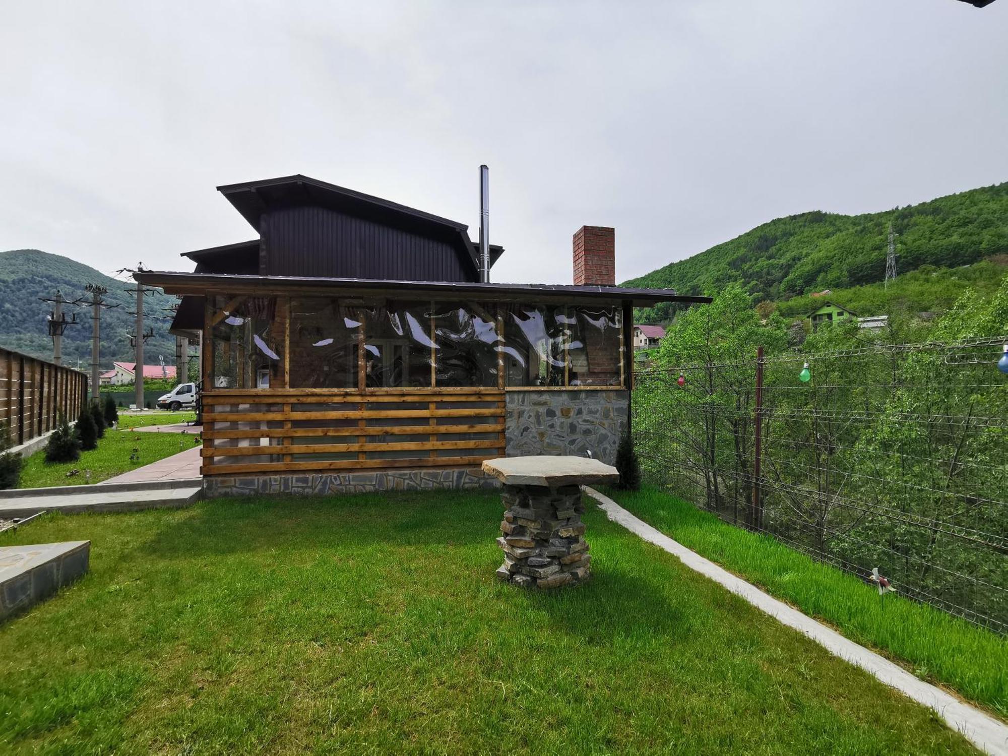 Casa Vio Guest House Nehoiu Ngoại thất bức ảnh